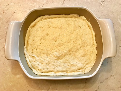 Schoko-Kirsch-Kuchen mit Streuseln im flachen Bäker von Pampered Chef