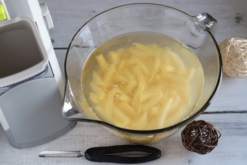 Selbstgemachte Pommes im Deluxe Air Fryer von Pampered Chef®