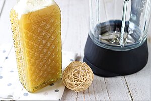 Ingwer-Zitronen-Sirup aus dem Deluxe Blender