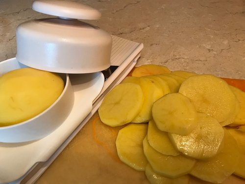 Kartoffel-Gratin aus dem flachen Bäker von Pampered Chef®