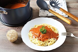 Spaghetti Napoli in der Brilliance Antihaft-Stielkasserrolle