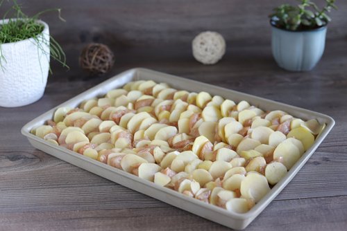 Hähnchen-Kartoffel-Platte im großen Ofenzauberer James von Pampered Chef®