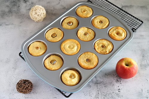 Apfelküchle aus der Donut-Backform von Pampered Chef®