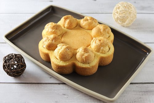 Mini-Windbeutel-Torte aus der Überraschungskuchenform von Pampered Chef®