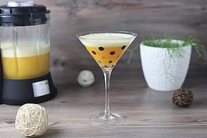 Sekt-Cocktail mit Pfirsich im Deluxe Blender von Pampered Chef®