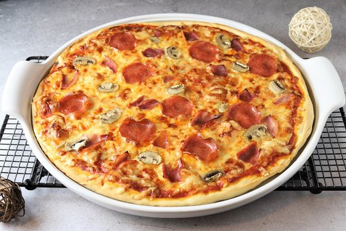 Pizza auf der "White Lady" von Pampered Chef®