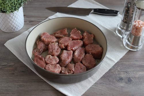 Metaxa-Schweinemedaillons aus der Stoneware rund von Pampered Chef®