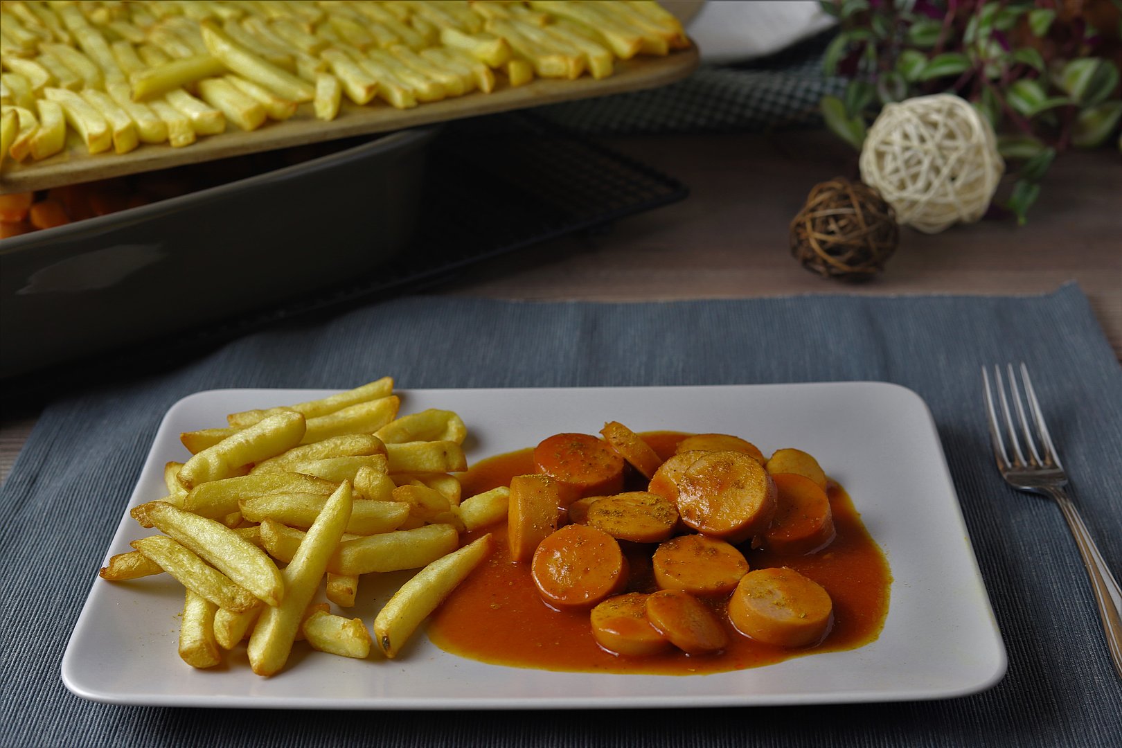 Currywurst mit Pommes im Grundset von Pampered Chef®